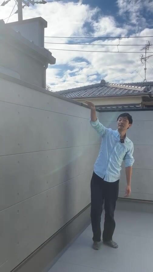 松原市完成見学会前事前紹介LIVE！

見学会参加の前にぜひご覧ください！

-----

「自分サイズの住まいで ゆとりのある未来を」

WAKUWAKUハウスの家づくりは、
新築が前提ではなくどんな住まいがあなたに合うのかを見つけるところから始まります。

ライフプランであなたとご家族のワクワクする未来をともに描き
無理のない家づくりで、完成した後の人生まで快適に。

"ずっと安心 ずっとワクワク"
WAKUWAKUハウス 株式会社山喜
@wakuwakuhouse_yamaki

#工務店 #大阪の注文住宅 #新築注文住宅 #後悔のない家づくり #理想の暮らし #wakuwakuハウス #緑の柱 #家づくりアイデア #家づくり #施工事例 #玄関インテリア #玄関土間 #スケルトン階段 #2階リビング